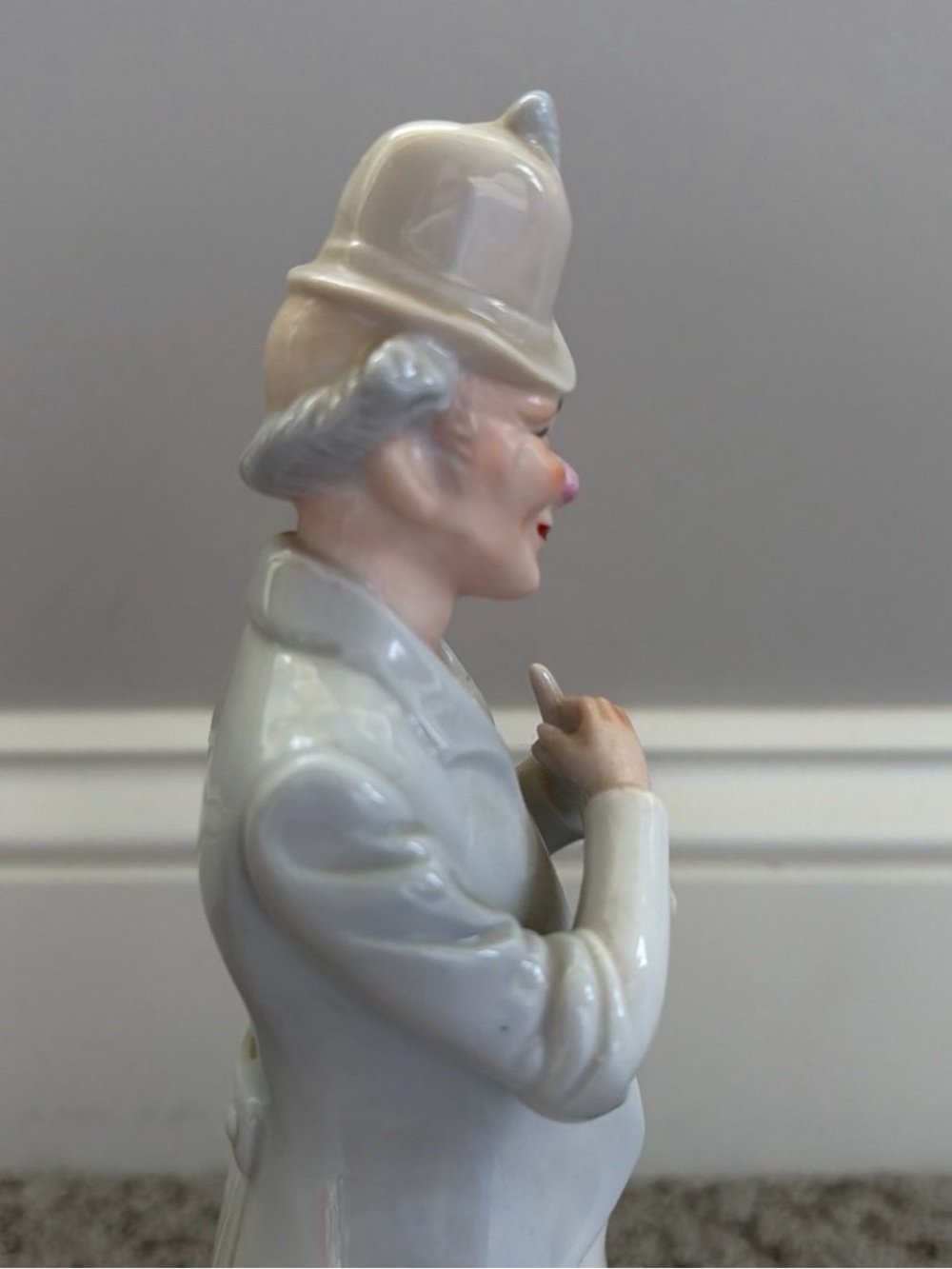 Vintage KMP Porcelain Figurine Clown Playing the Horn Musical Trio - Picture 9 of 12
